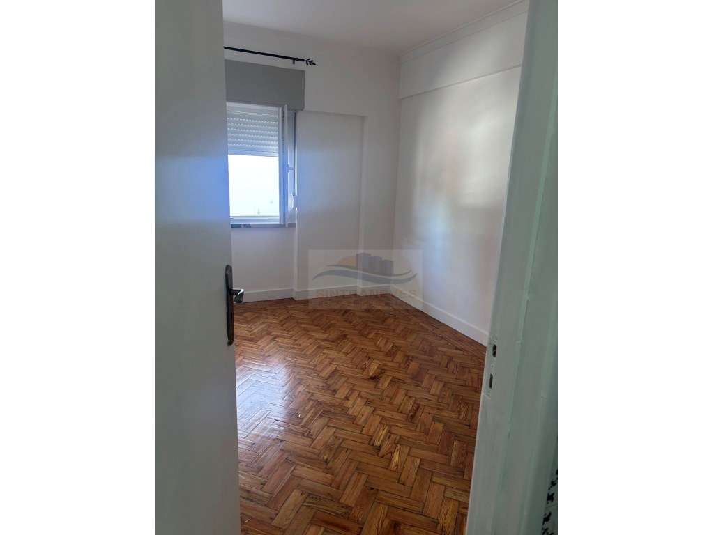 T1 Totalmente Remodelado em Sacavém Pronto a Habitar - Grande imagem: 4/6