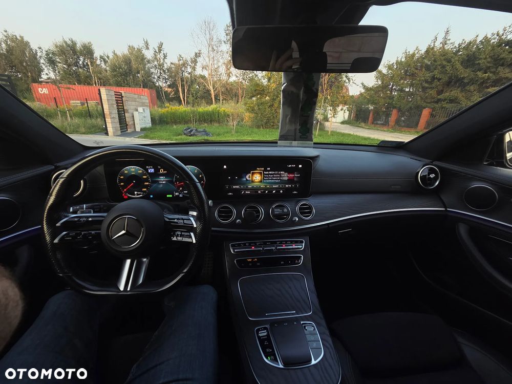 Mercedes-Benz Klasa E 200 9G-TRONIC - 23