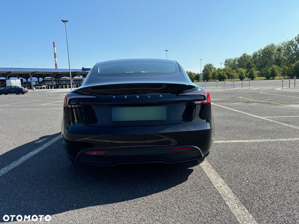Tesla Model 3 - 5