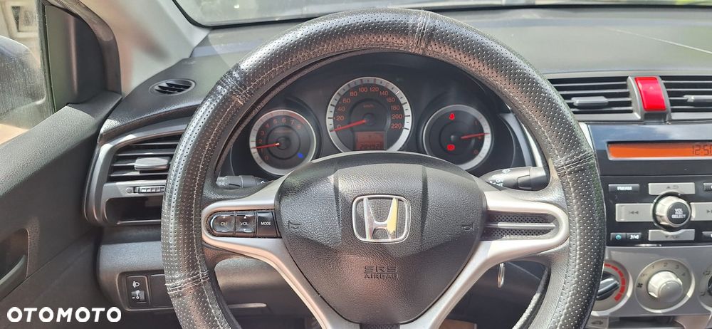 Honda City 1.4 Comfort - 13