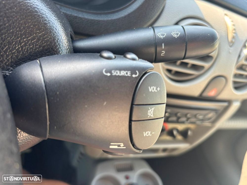 Renault Kangoo 1.5 dCI 70cv - JLL + AR CONDICIONADO - 10