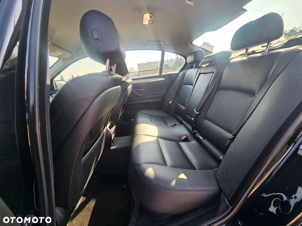 BMW Seria 5 525d xDrive Modern Line - 23
