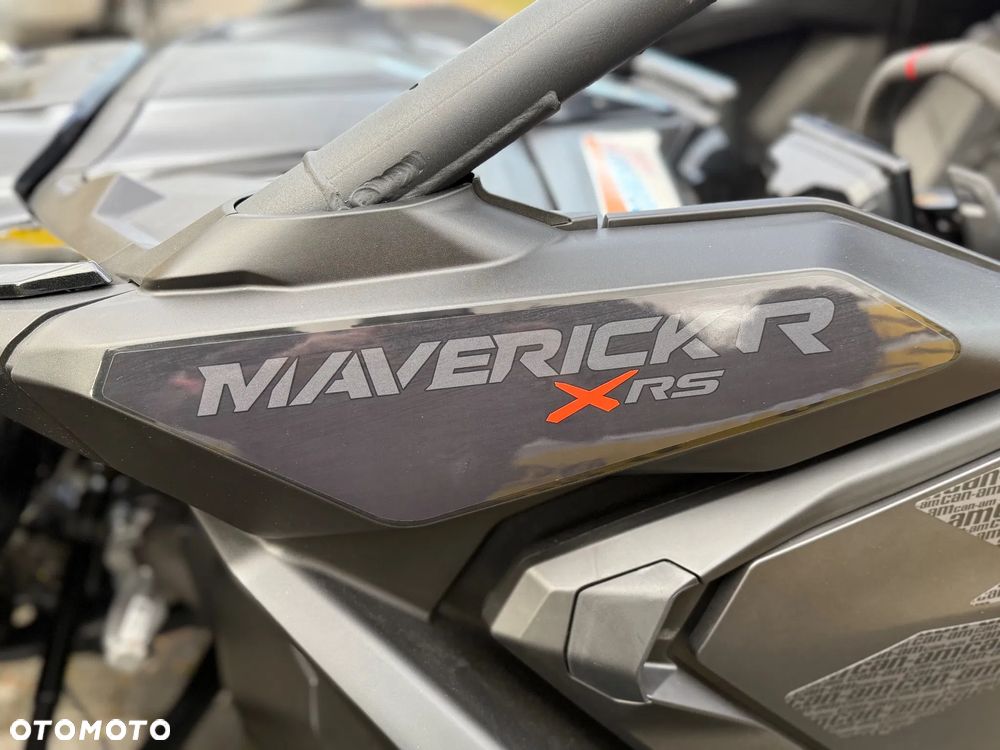 Can-Am Maverick - 11