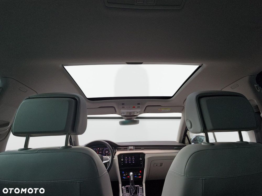 Volkswagen Passat 2.0 TDI Elegance DSG - 14