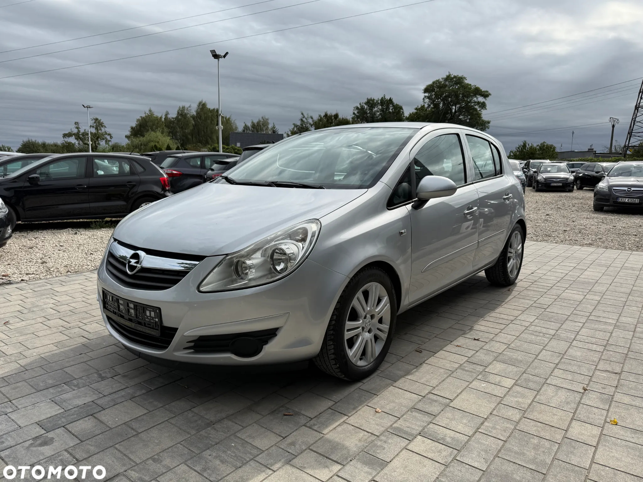 Opel Corsa 1.4 16V Cosmo - 27