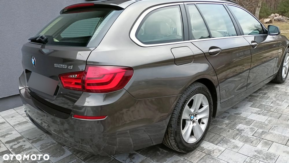 BMW Seria 5 525d xDrive Luxury Line - 10