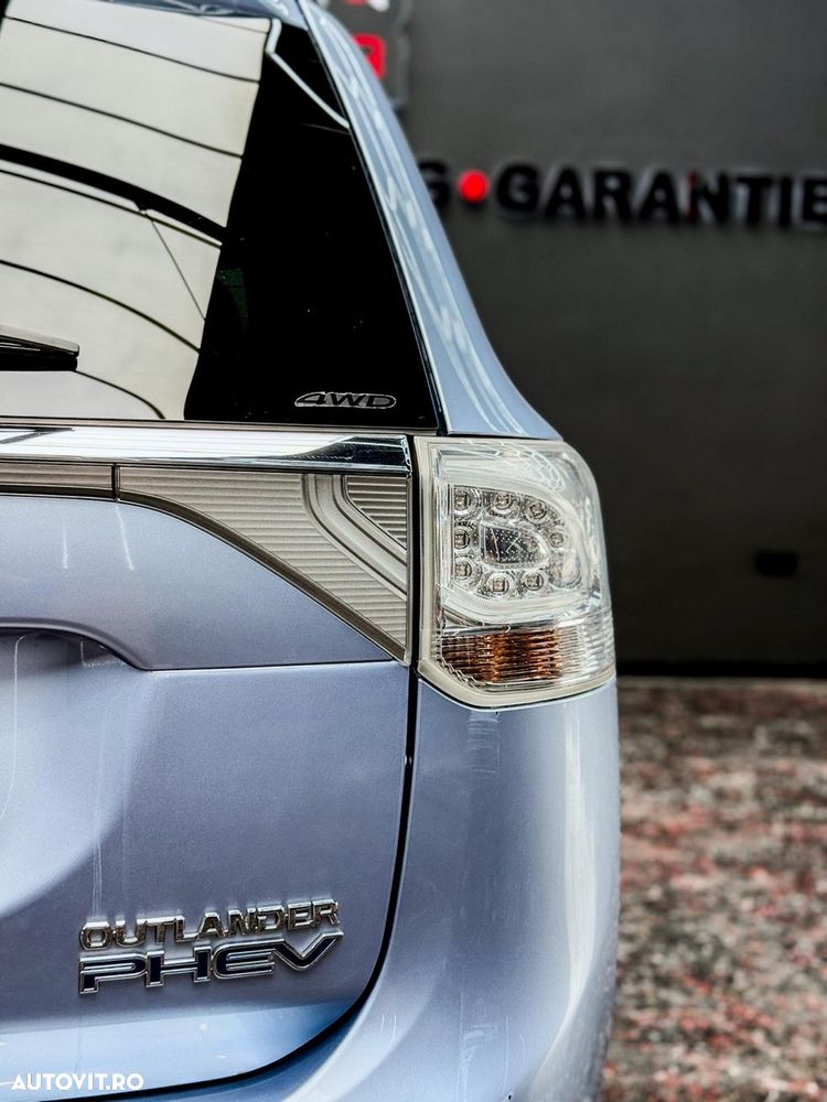 Mitsubishi Outlander - 14