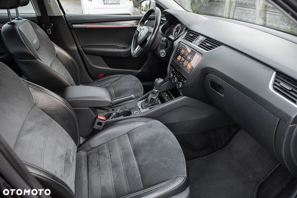 Skoda Octavia Scout 2.0 TDI 4x4 DSG - 8