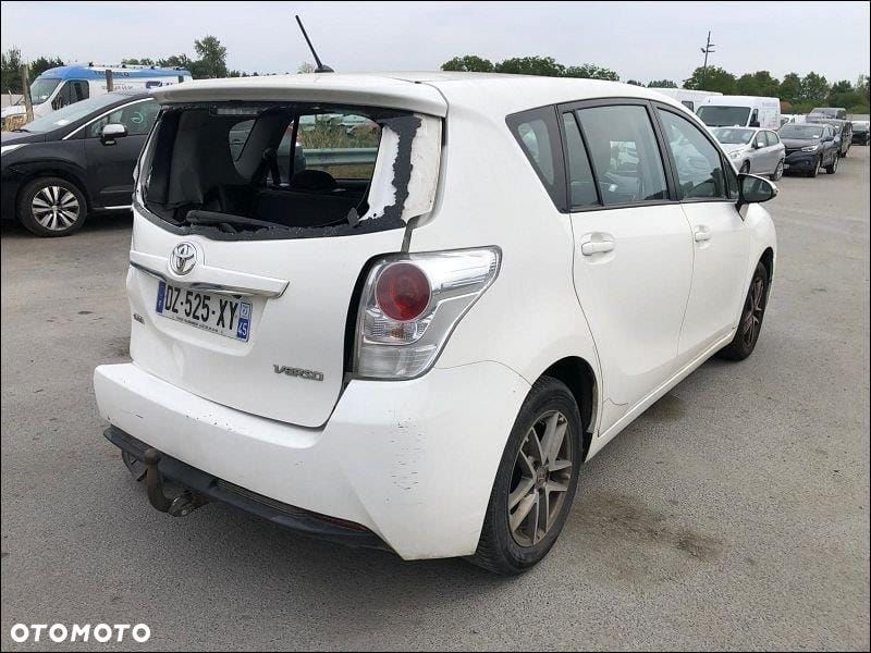 Toyota Verso - 3