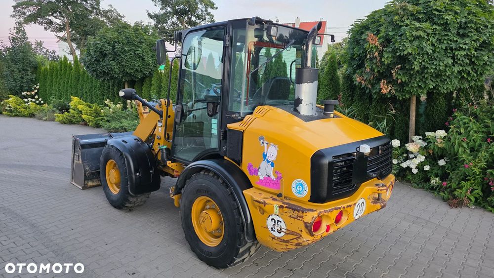 Caterpillar 906H - 5