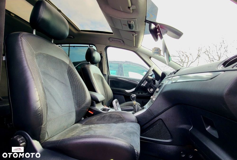 Ford S-Max - 13