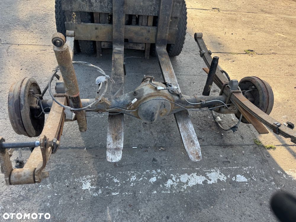 Toyota hilux VIII 8 most tył tylni resory piór resor prawy lewy  41110-OK840 - 1