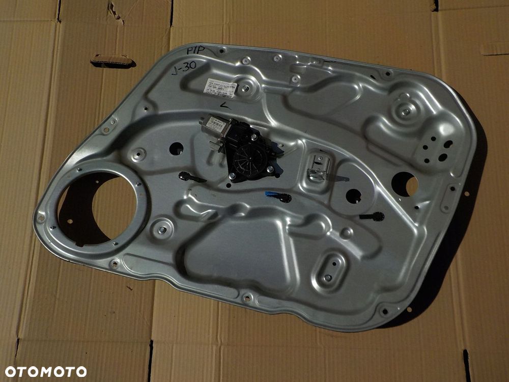silniczek podnośnik szyby prawy przód hyundai i30 I 5D HB 2010r - 1