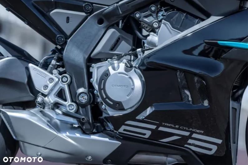CFMoto 675SR - 9