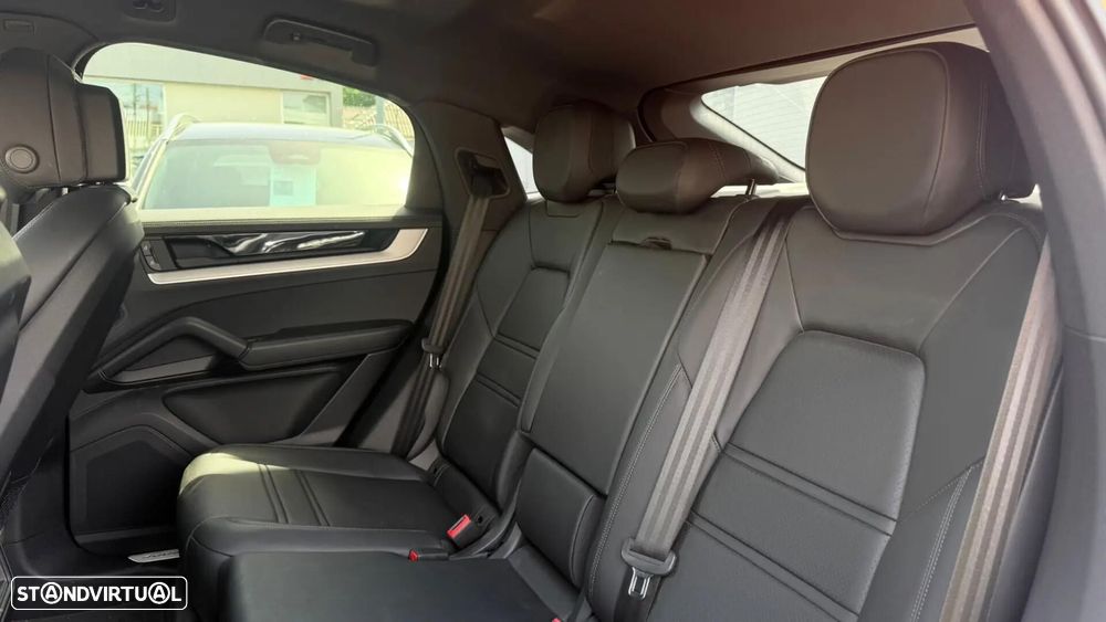 Porsche Cayenne Coupé E-Hybrid - 10