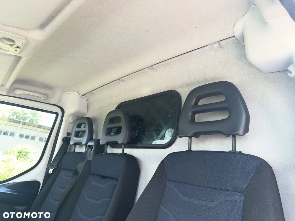 Iveco Daily L1H1 2.3 diesel 116 kM, automat 2019 rok EURO 6! WEBASTO, czujniki parkowania, sprowadzony ze Szwecji- NISKI ORGINALNY PRZEBIEG 146tyś. - 28