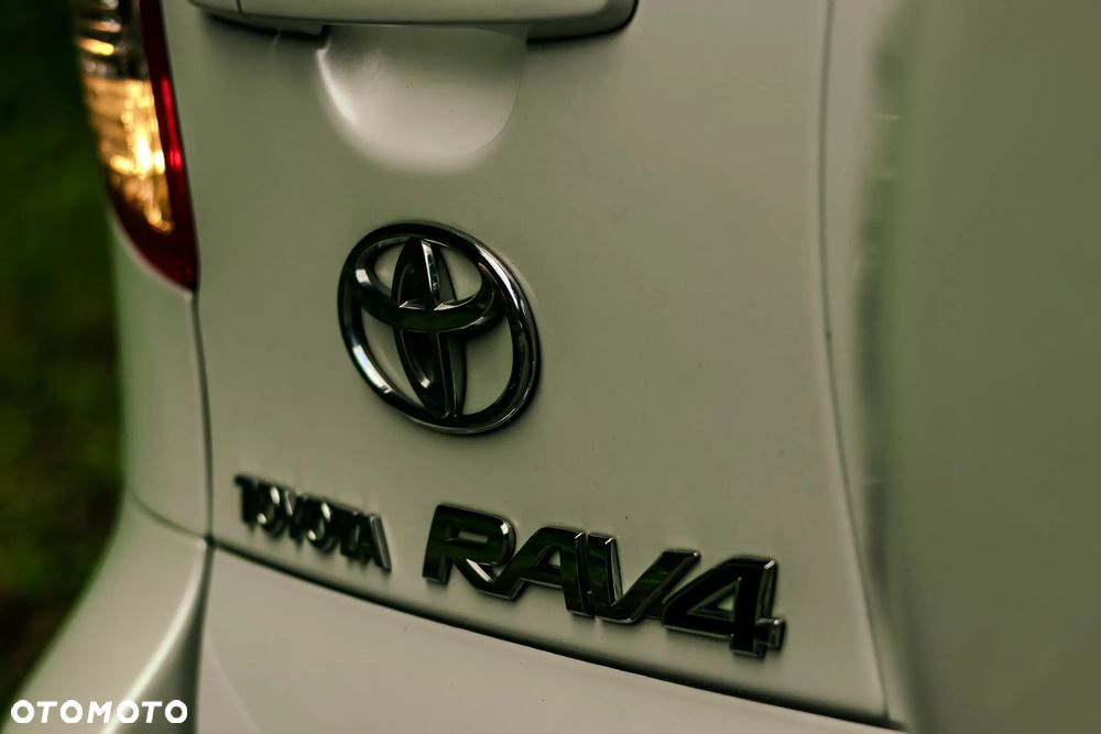 Toyota RAV4 - 10