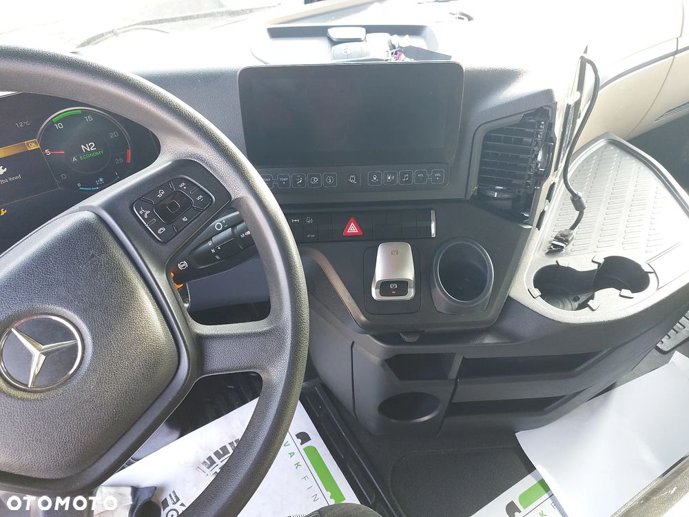 Mercedes-Benz MP-5-1845 - 8