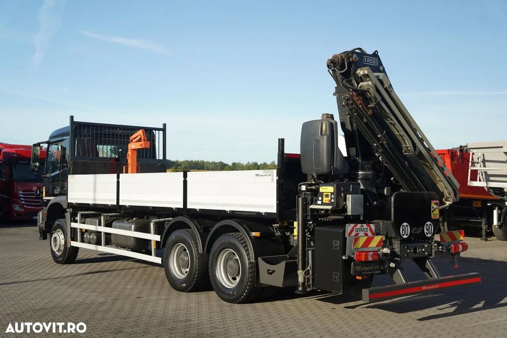 Mercedes-Benz AROCS 2636 / 6x4 / CAROSERIE BALANȚĂ - 6,8 M / MACARA FASSI F175A.2.23 / CAPACITATE MAXIMĂ DE RIDICARE: 5.100 KG / ROTATOARE / TELECOMANDĂ / PODEA RESISTENTĂ / TRANSMISIE AUTOMATĂ - 11