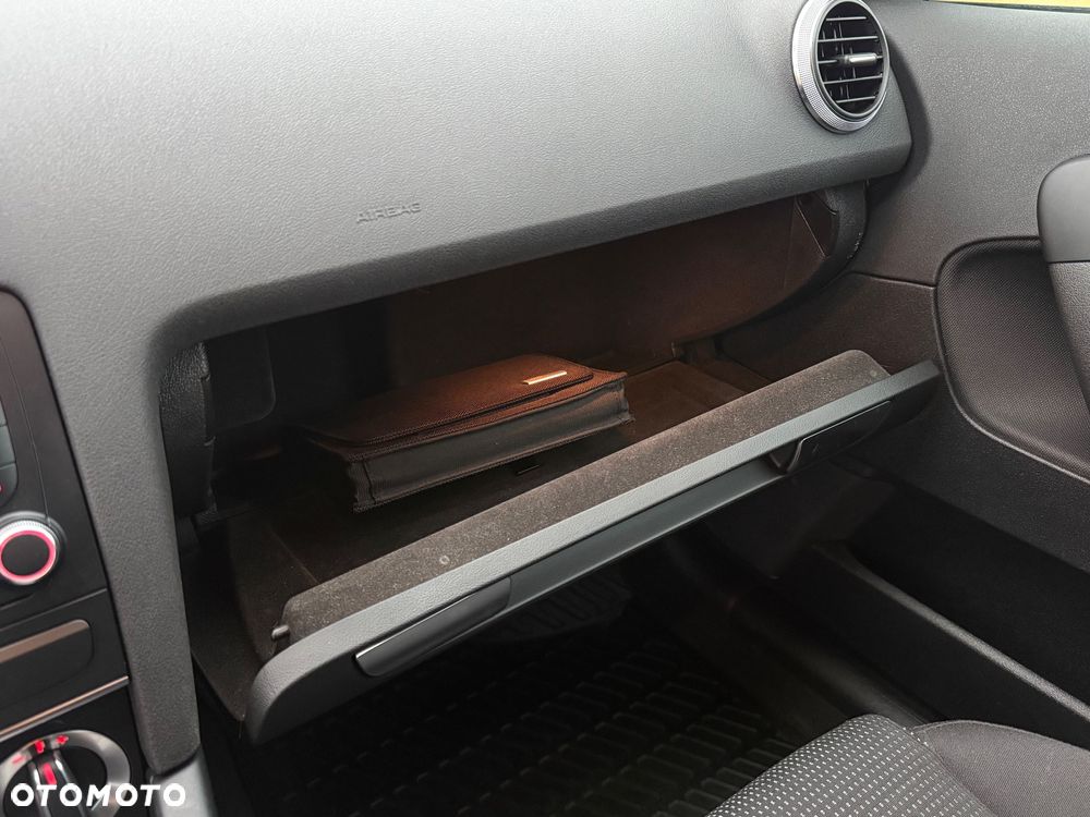 Audi A3 Sportback 1.8 TFSI Ambiente - 25