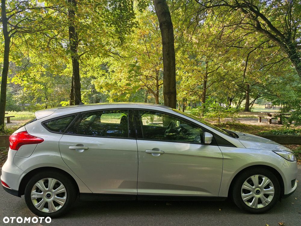Ford Focus 1.6 Trend - 10