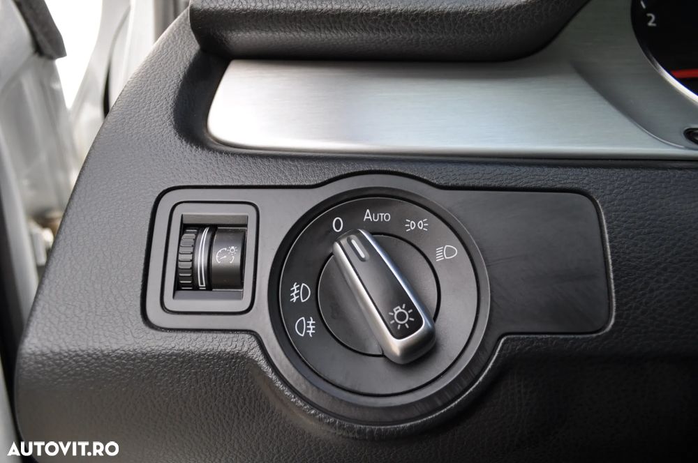 Volkswagen Passat Variant 2.0 TDI Blue TDI DSG Highline - 25