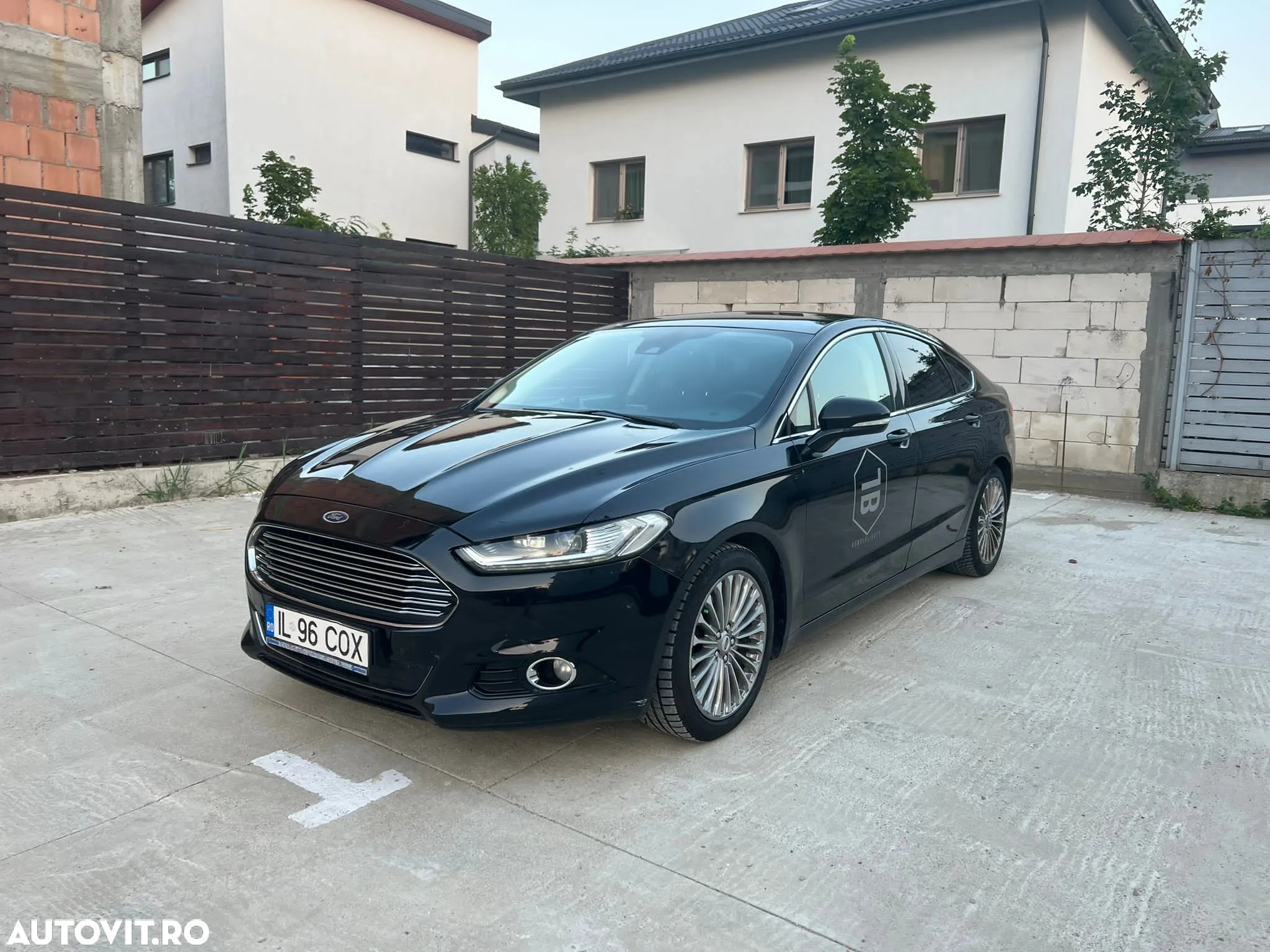 Ford Mondeo 2.0 EcoBoost Powershift Titanium - 35