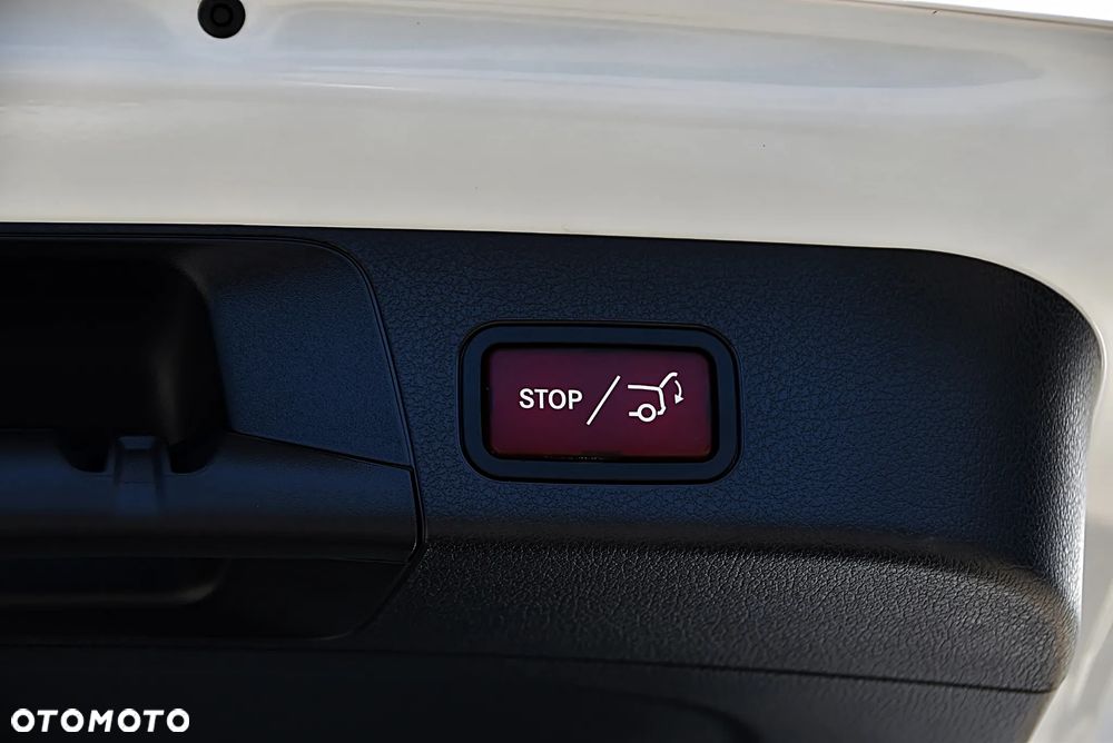 Mercedes-Benz GLB 200 7G-DCT - 33