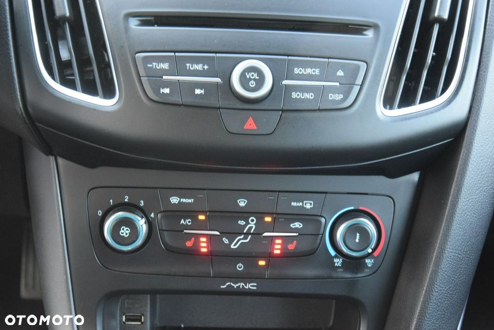 Ford Focus 1.5 EcoBlue STart-Stopp-System TITANIUM - 26