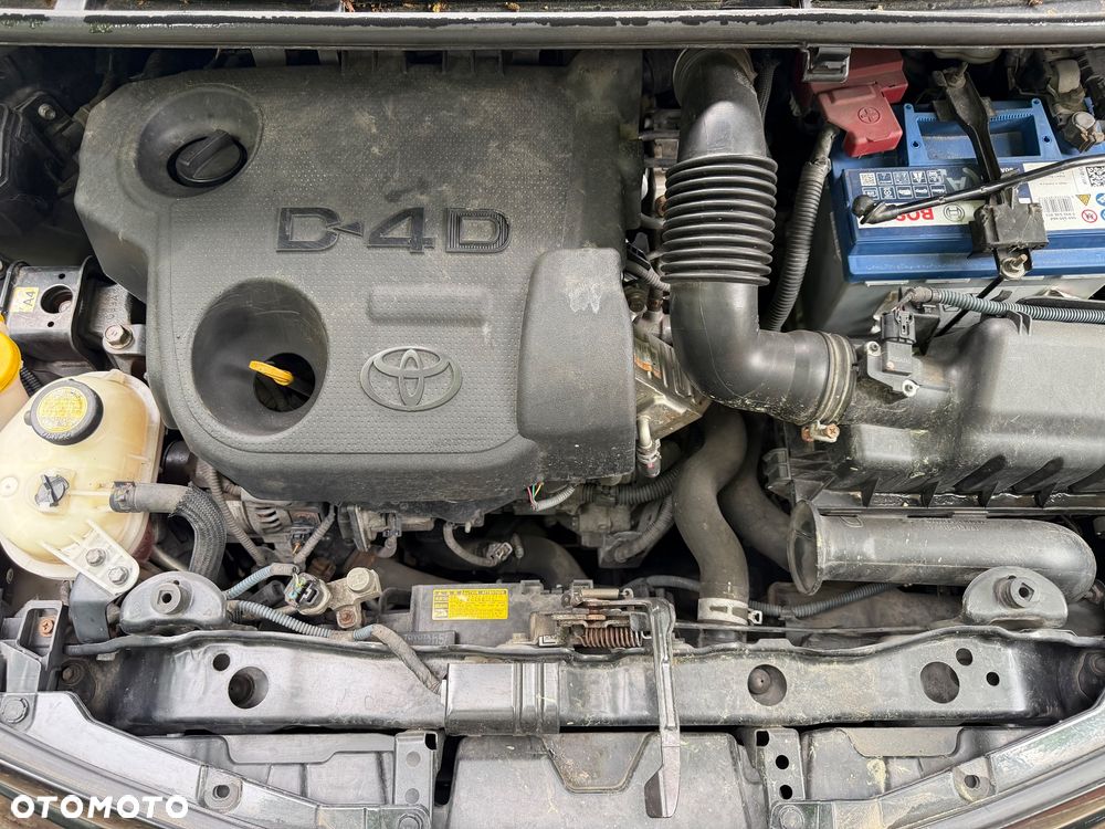 Toyota Yaris 1.4 D-4D Premium - 8