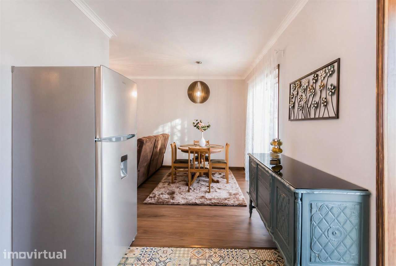 Apartamento T1 Luminoso com Duas Frentes e Terraço nas Devesas - Grande imagem: 3/29