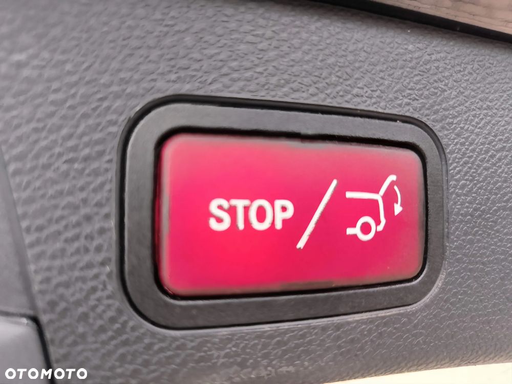 Mercedes-Benz Klasa C 200 d 9G-TRONIC AMG Line - 30