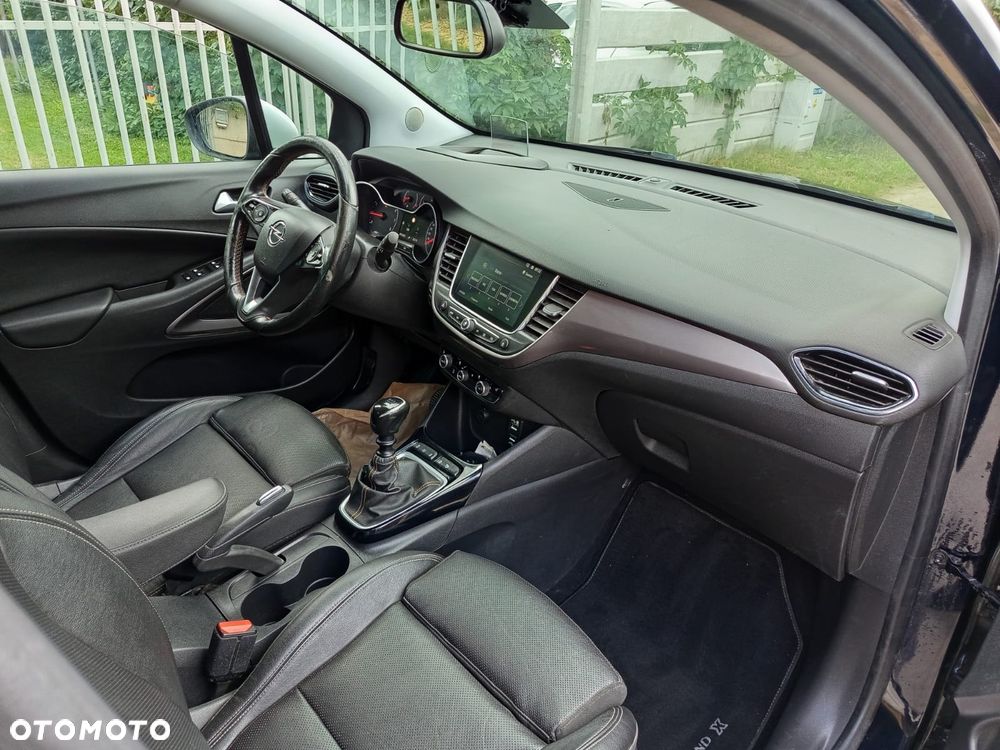 Opel Crossland X 1.2 T Design Line S&S - 11