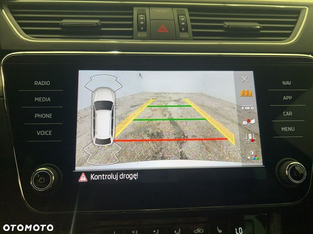 Skoda Superb 2.0 TDI SCR Style DSG - 20