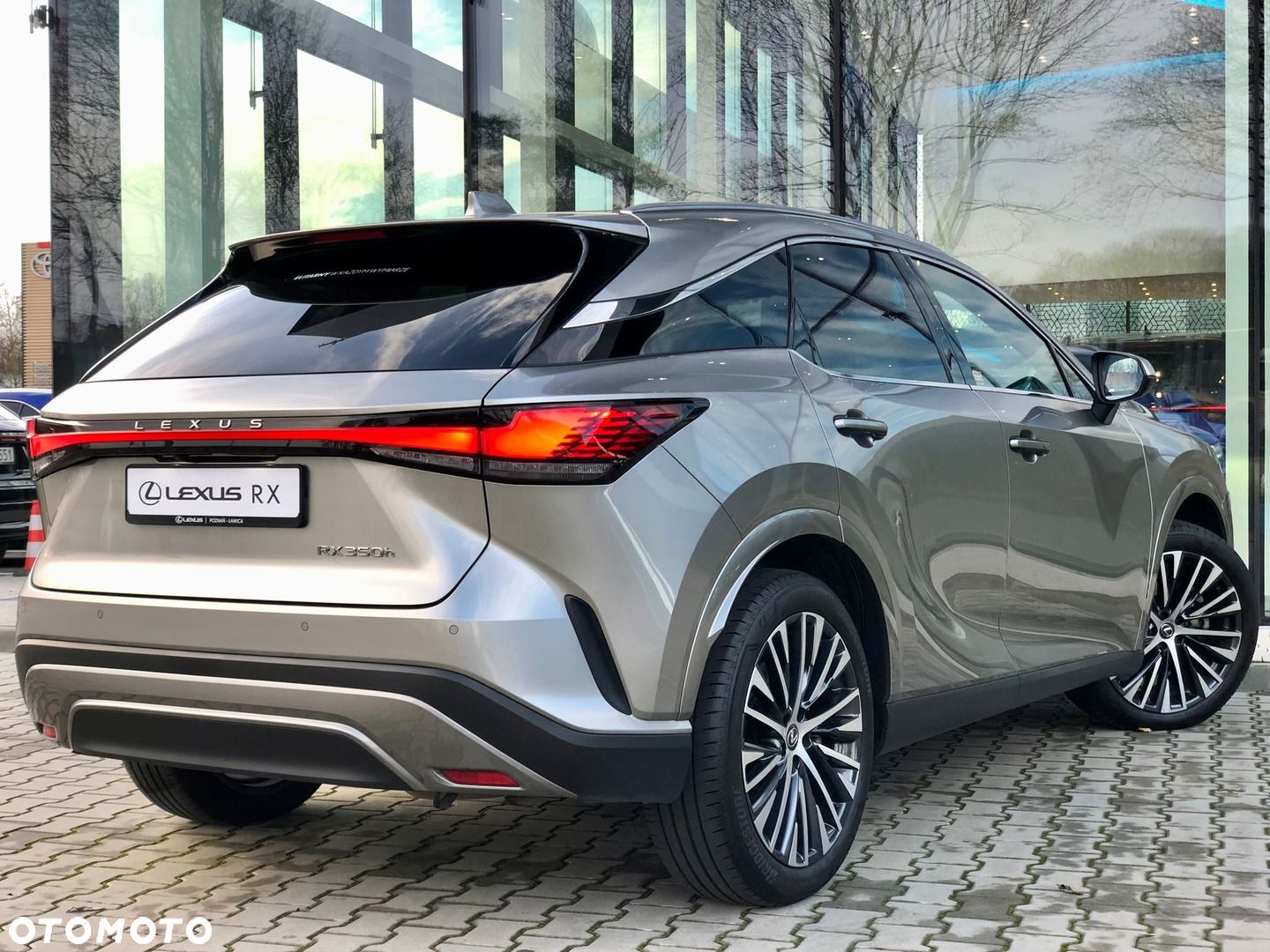 Lexus RX - 12