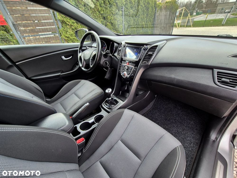 Hyundai i30 blue Kombi 1.6 GDi Passion - 39