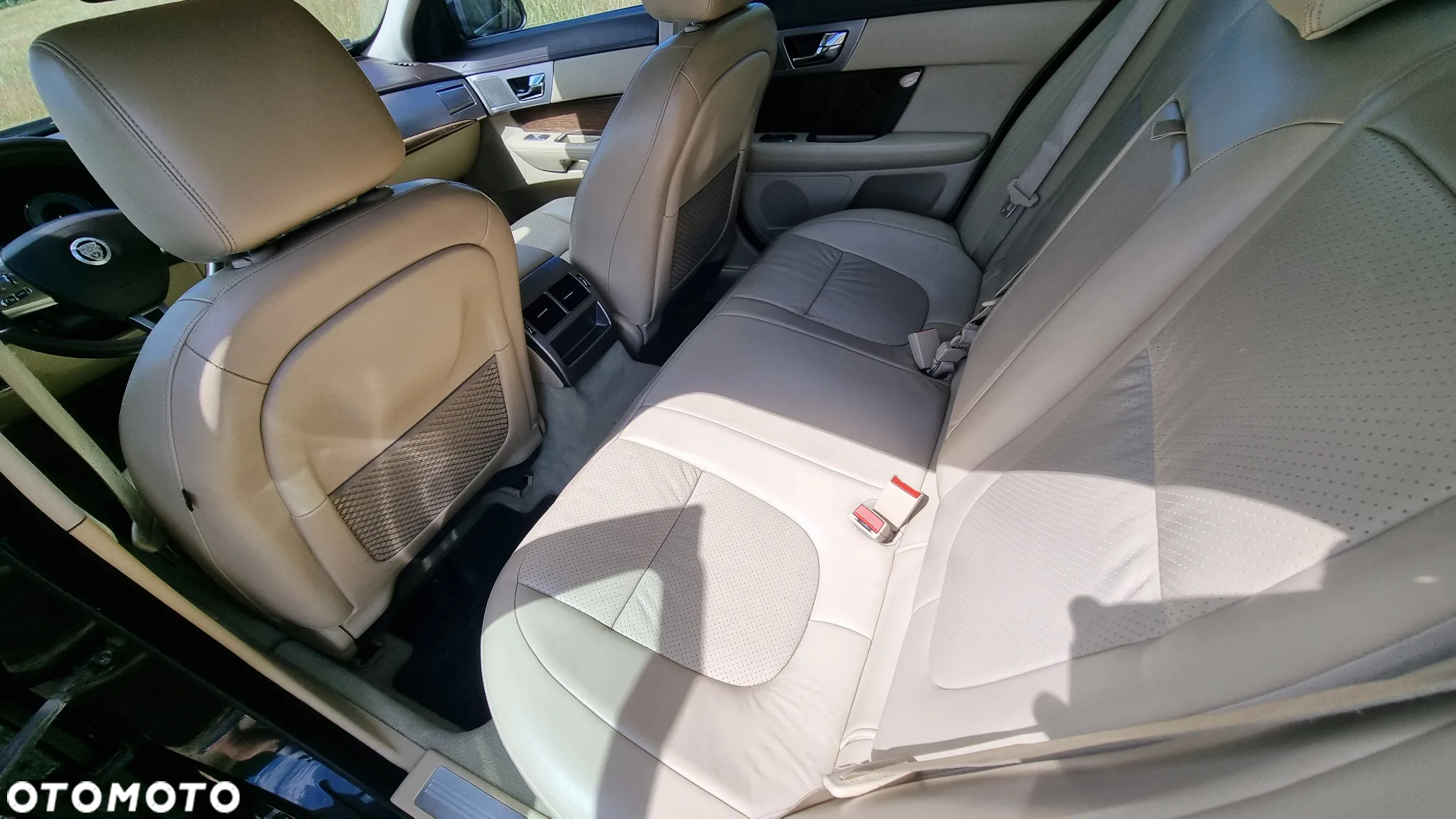 Jaguar XF 4.2 V8 Premium Luxury - 6