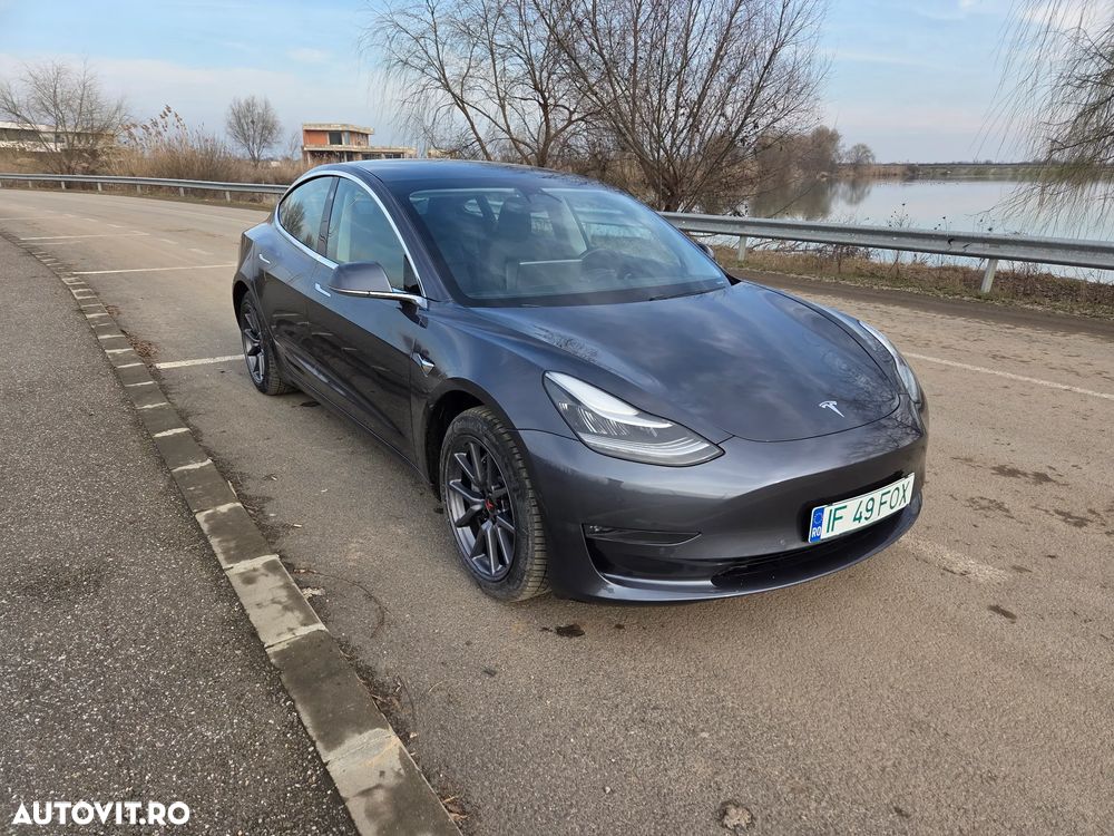 Tesla Model 3 - 5