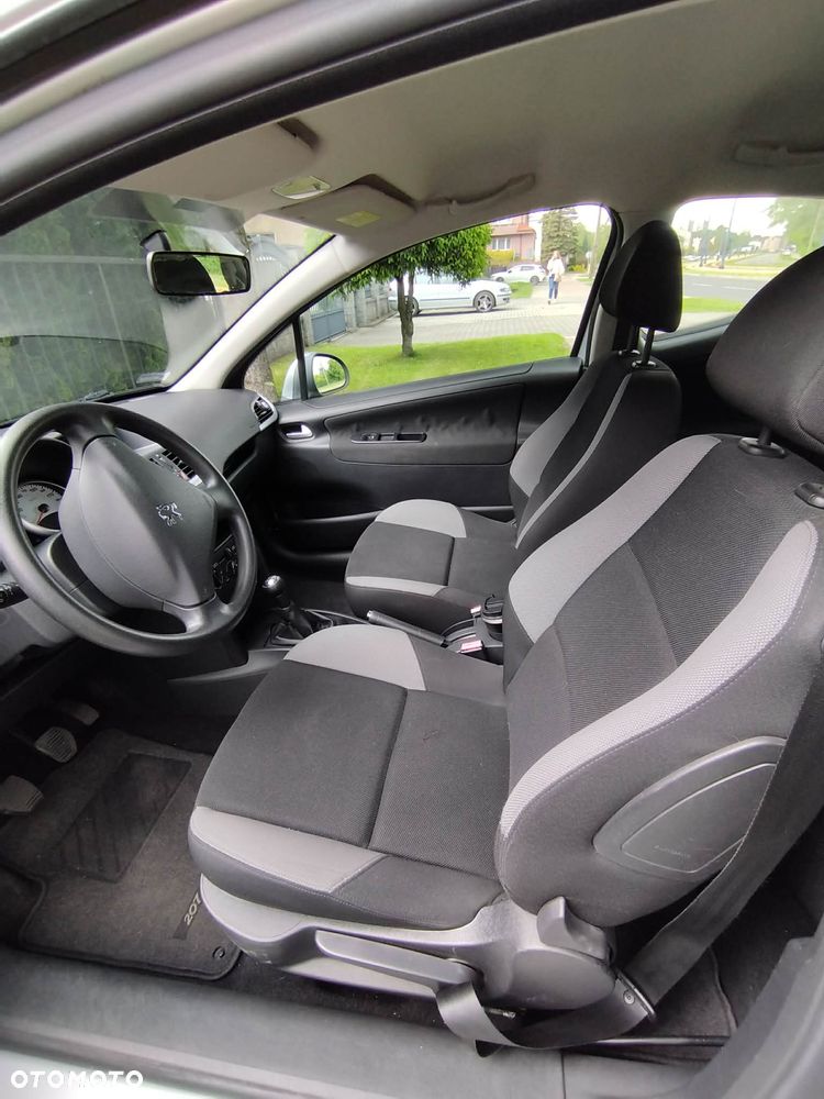 Peugeot 207 75 Urban Move - 12