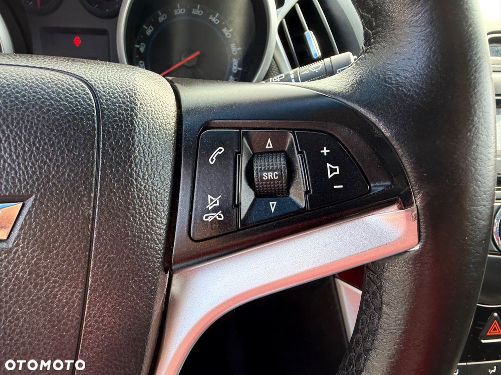 Chevrolet Cruze 1.6 - 12