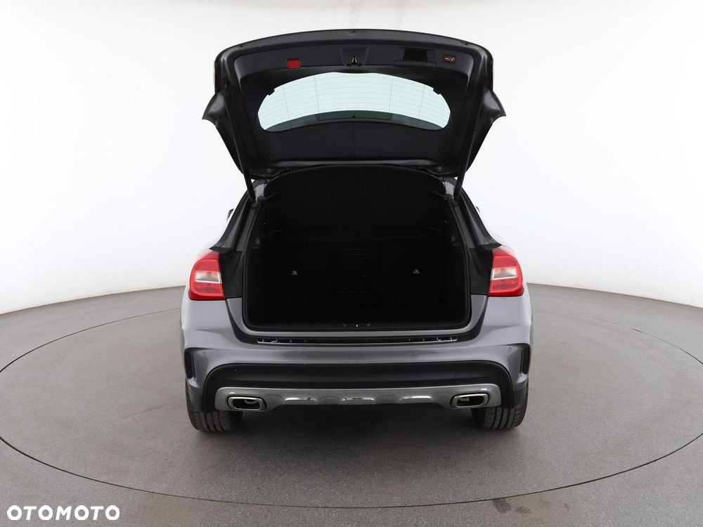 Mercedes-Benz GLA 250 AMG Line - 20