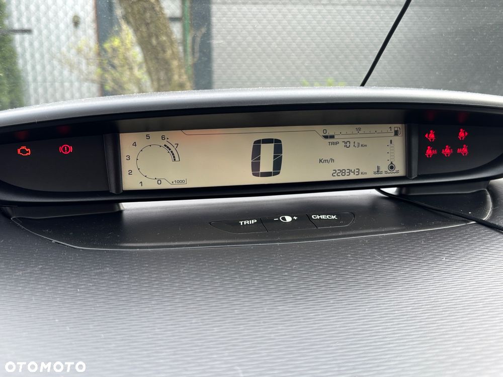 Citroën C4 1.4 16V My Way - 7