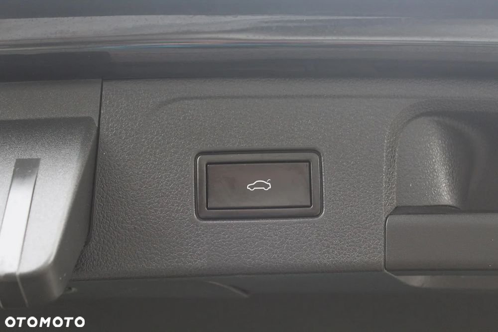 Volkswagen Passat Variant 2.0 TDI 4Mot R-Line Edition DSG - 39