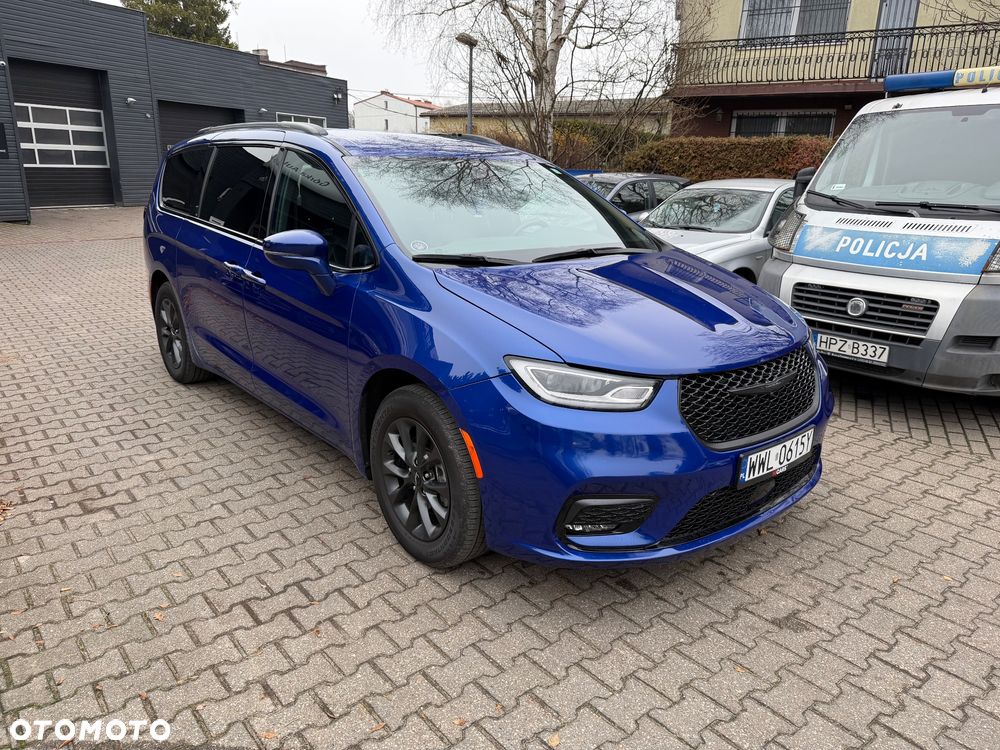 Chrysler Pacifica - 8