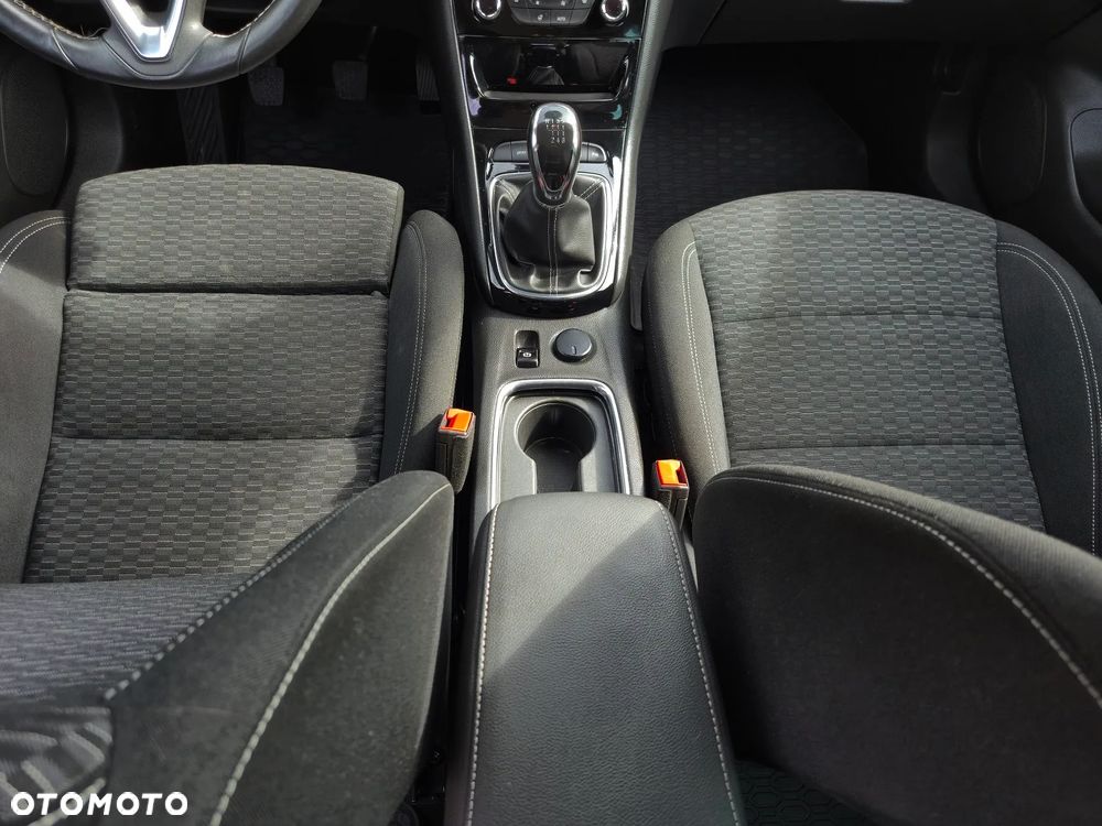 Opel Astra 1.4 Turbo Innovation - 29