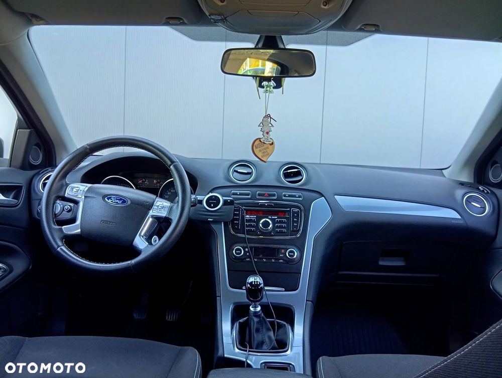 Ford Mondeo 1.6 T Ghia - 6