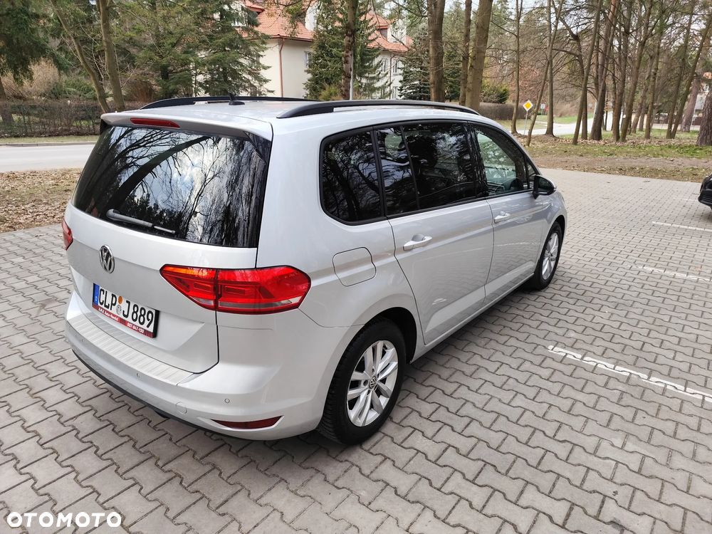 Volkswagen Touran 2.0 TDI SCR DSG Highline - 9