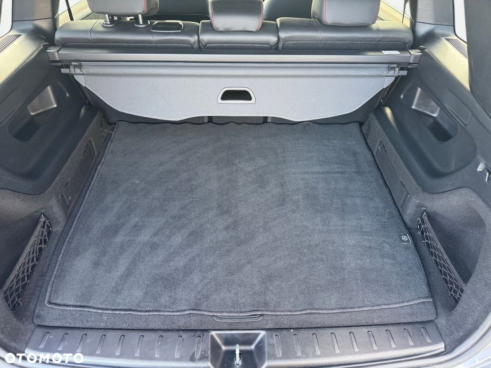 Mercedes-Benz GLB - 16