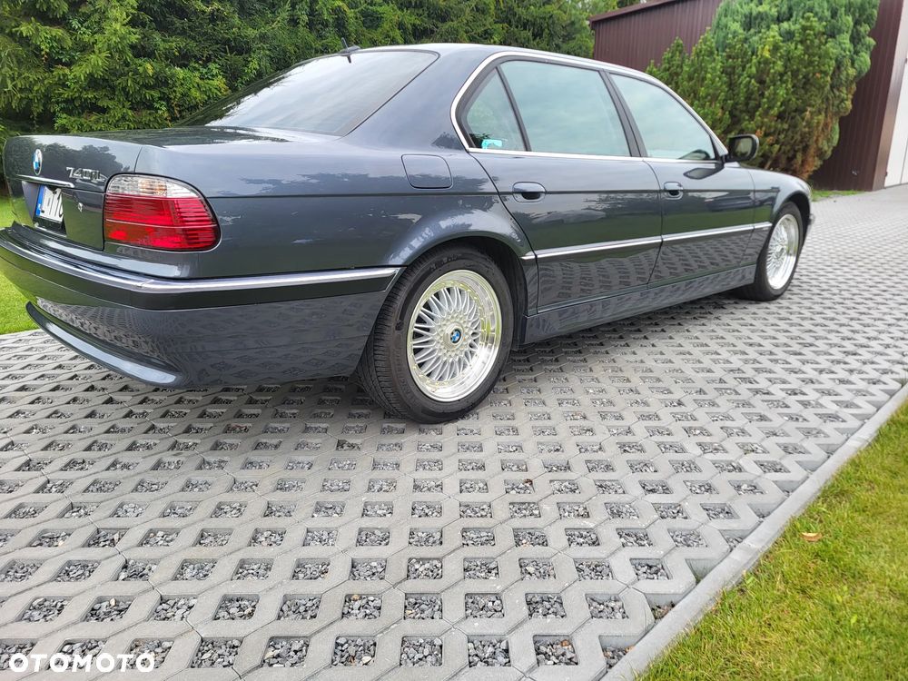 BMW Seria 7 740iL - 4