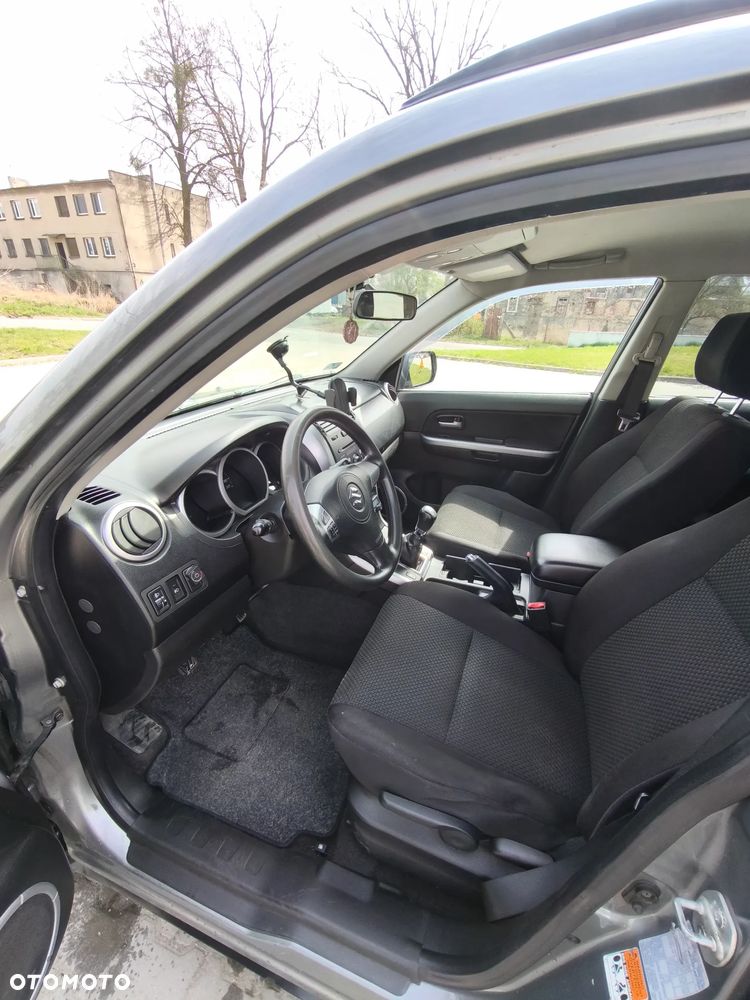 Suzuki Grand Vitara 2.0 - 6